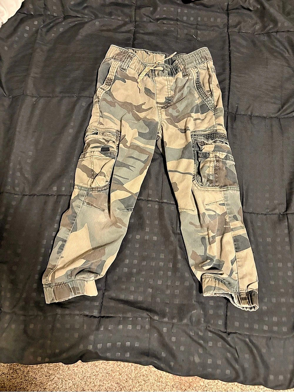 Old Navy Boys Camo Cargo Pants Size 5